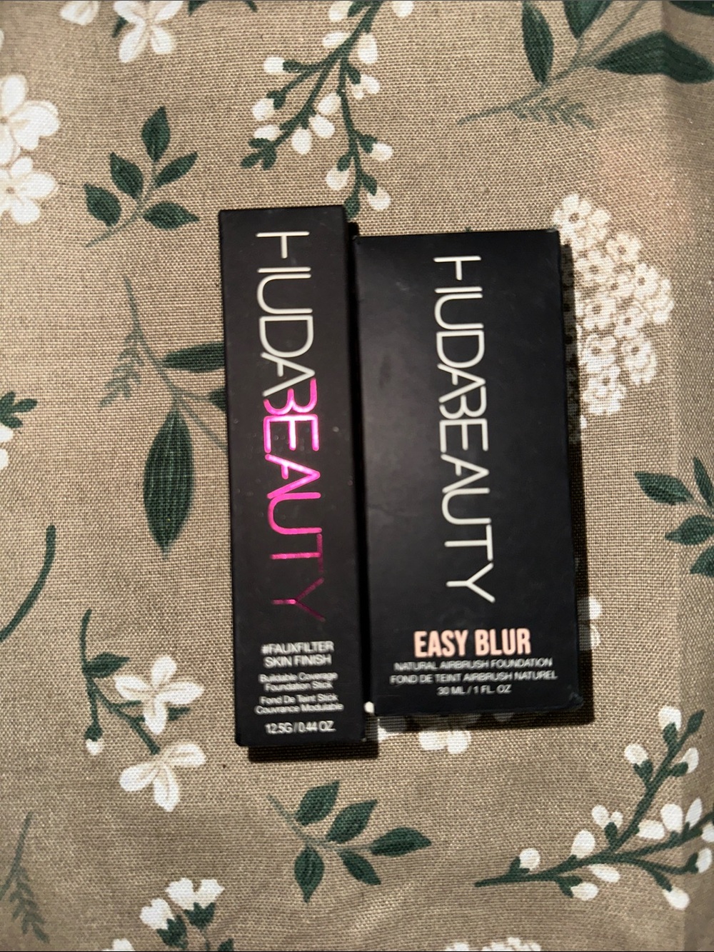 HUDA BEAUTY Eyeshadow Palette with Peach & Black Packaging